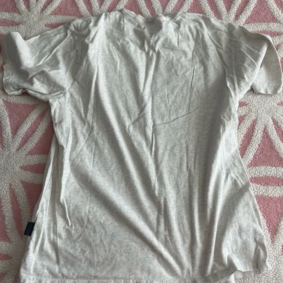 Patagonia Light Gray T-Shirt - Picture 4 of 5